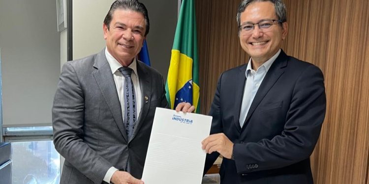 Presidente da FIEPB e da Nordeste Forte se reúne com secretário da Receita Federal e apresenta projeto para implantação de um Porto Seco na Paraíba Presidente da FIEPB e da Nordeste Forte se reúne com secretário da Receita Federal e apresenta projeto para implantação de um Porto Seco na Paraíba