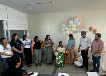 Prefeitura de Campina Grande entrega título de “Bebê Prefeito” ao pequeno Ravi, nascido no ISEA durante a XV Semana do Bebê