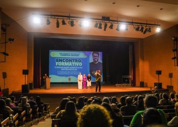 Seduc reúne mais de 500 profissionais em formação sobre comunicação assertiva na gestão escolar