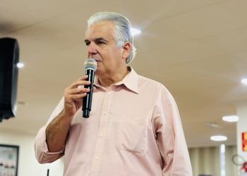 Vice-prefeito Cajó participa de palestra sobre modernização administrativa, uma parceria entre a gestão e o Sebrae-PB