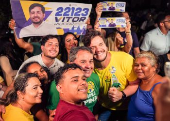 Vitor Ribeiro leva campanha às ruas do Novo Horizonte ao lado de Bruno e Efraim