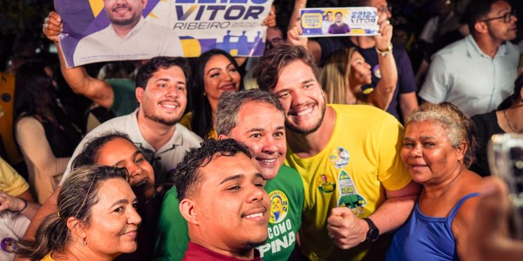 Vitor Ribeiro leva campanha às ruas do Novo Horizonte ao lado de Bruno e Efraim