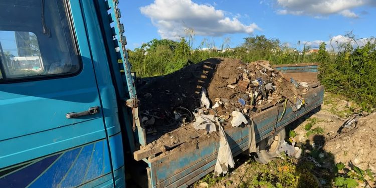 Prefeitura intensifica fiscalização contra descarte irregular de lixo e efetua apreensões em Campina Grande