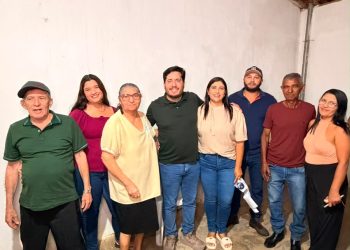 Vitor Ribeiro percorre bairros de Campina Grande, ouve população e discute ideias para educação, saúde e mobilidade