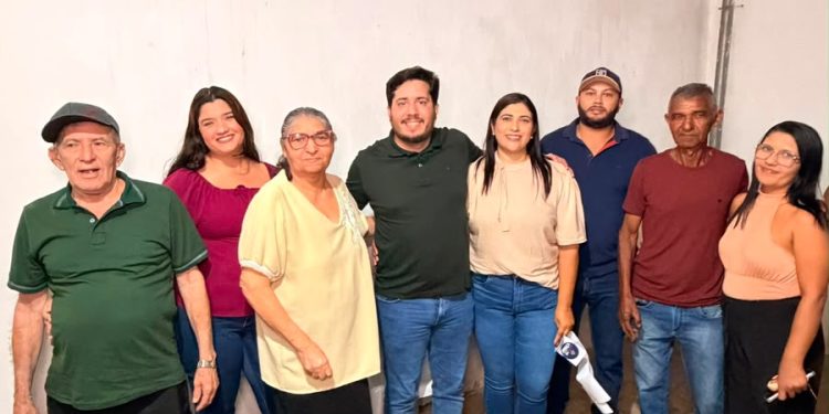 Vitor Ribeiro percorre bairros de Campina Grande, ouve população e discute ideias para educação, saúde e mobilidade