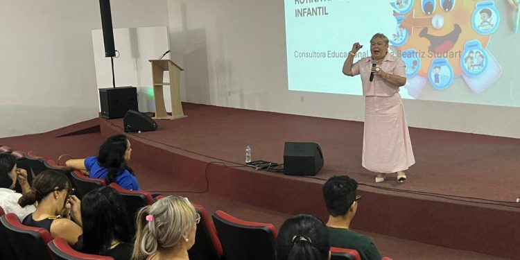 Em Sumé: Formação destaca a importância da rotina e do lúdico na Educação Infantil