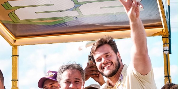 Bruno lidera mobilização histórica em Campina Grande e reúne multidão em carreata com Efraim