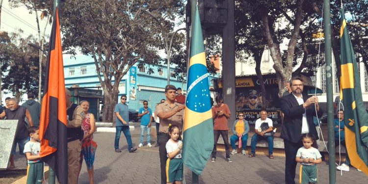 Seduc abre comemorações da Semana da Pátria com hasteamento das bandeiras, em Campina Grande