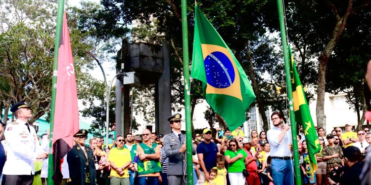 Desfile de 7 de Setembro reúne mais de 10 mil pessoas em Campina Grande para celebrar a Independência do Brasil
