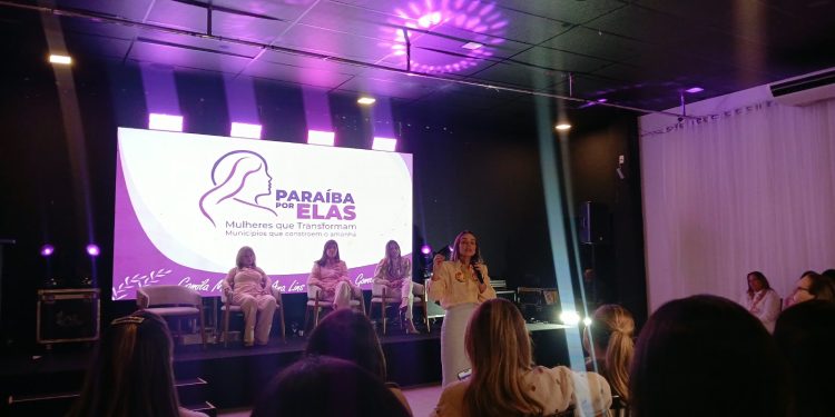 Prefeita Ana Paula participa do encontro “Paraíba por Elas: mulheres que transformam, municípios que constroem o amanhã”