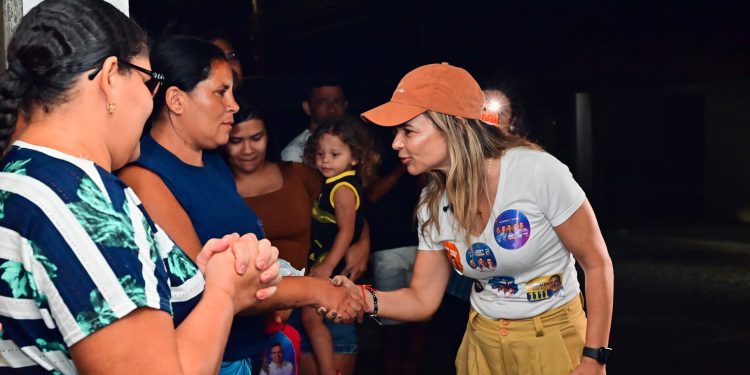 Candidata Rosália Lucas, filha de Campina Grande,  intensifica visitas aos bairros para apresentar propostas e ouvir moradores