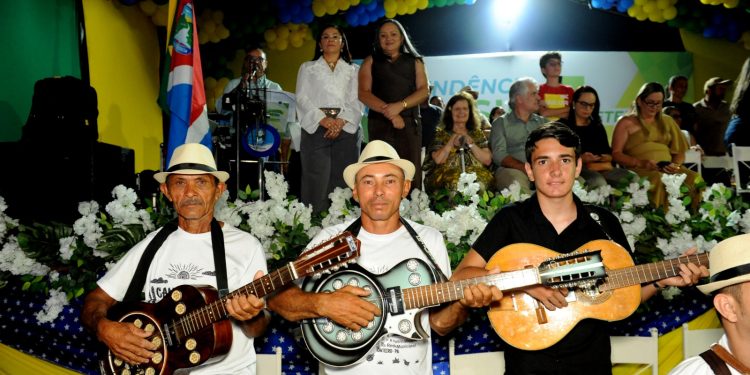 Secretaria de Educação homenageia poetas que inspiram a disciplina de Poesia Popular e Musicalidade e a Caminhada Poética em Monteiro