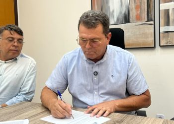 Prefeito Manezinho dá ordem de serviço para construção de Escola no valor de R$ 10 milhões
