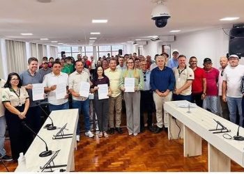 Prefeita Ana Paula e vice Cajó assinam termo de adesão ao Garantia Safra 2026/27 e recebem secretários de estado da agricultura familiar e recursos hídricos