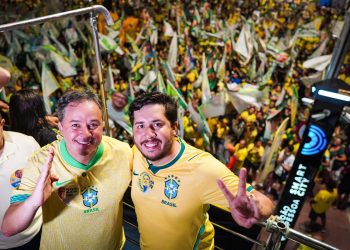 Ao lado de Efraim Filho, Vitor Ribeiro participa de ato político em alusão ao Dia da Independência em João Pessoa