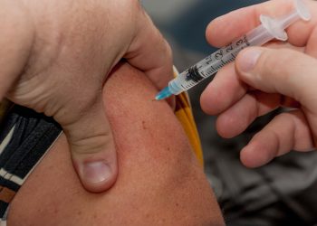 Prevenção: João Pessoa inicia estratégia vacinação de acamados com a pneumocócica 20